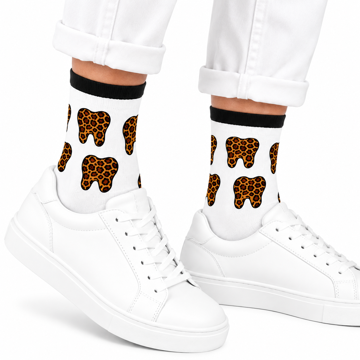 Zahn Motiv Socken "Leozahn" weiß, BEYCO-SOCKS – Modernes Leoprint Zahnmuster für die Praxis – unisex